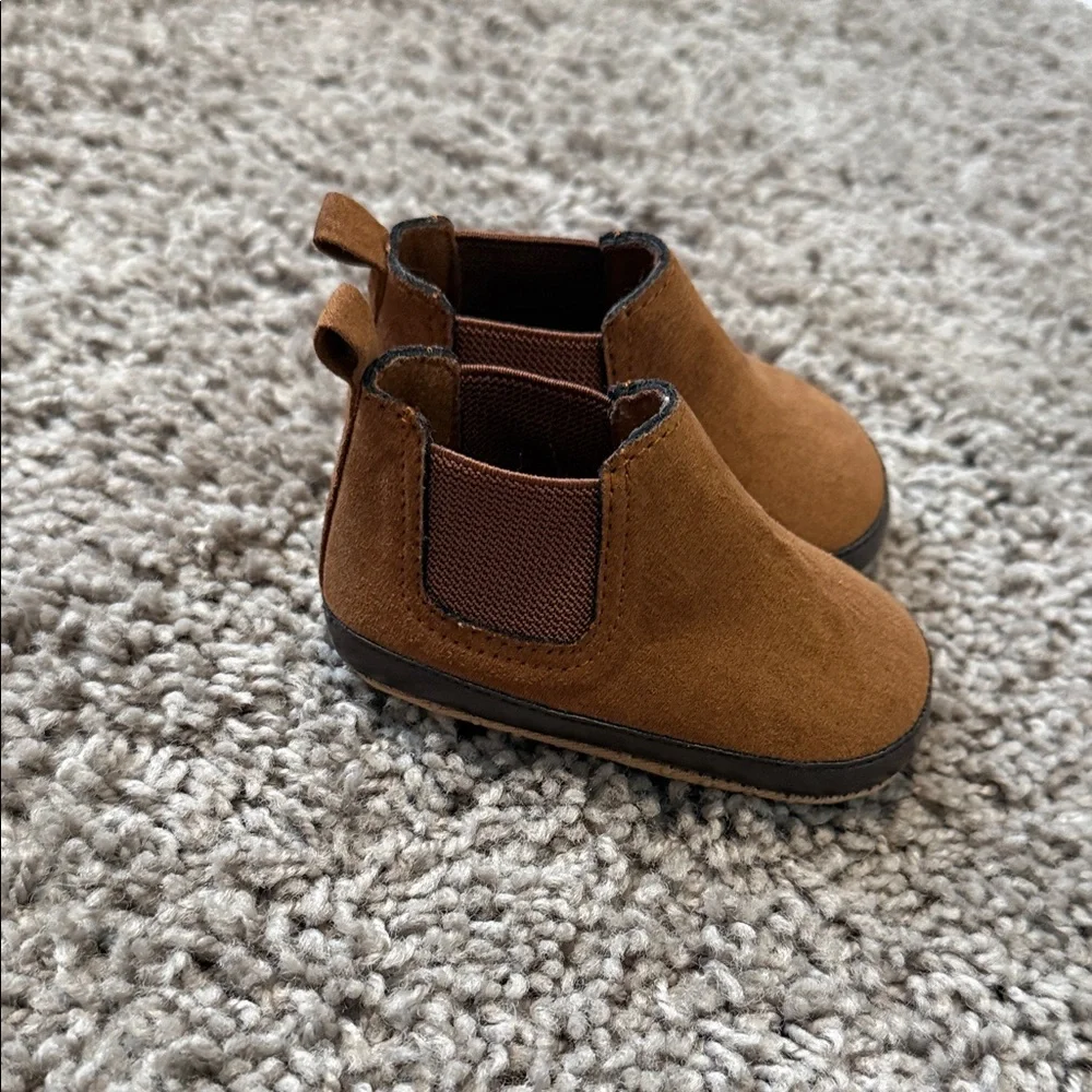 Old Navy Tan Kids Boots - Picture 2 of 4